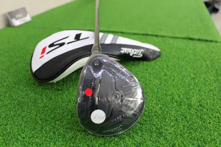 Titleist TSi3 5 Wood 18 Degree S Flex