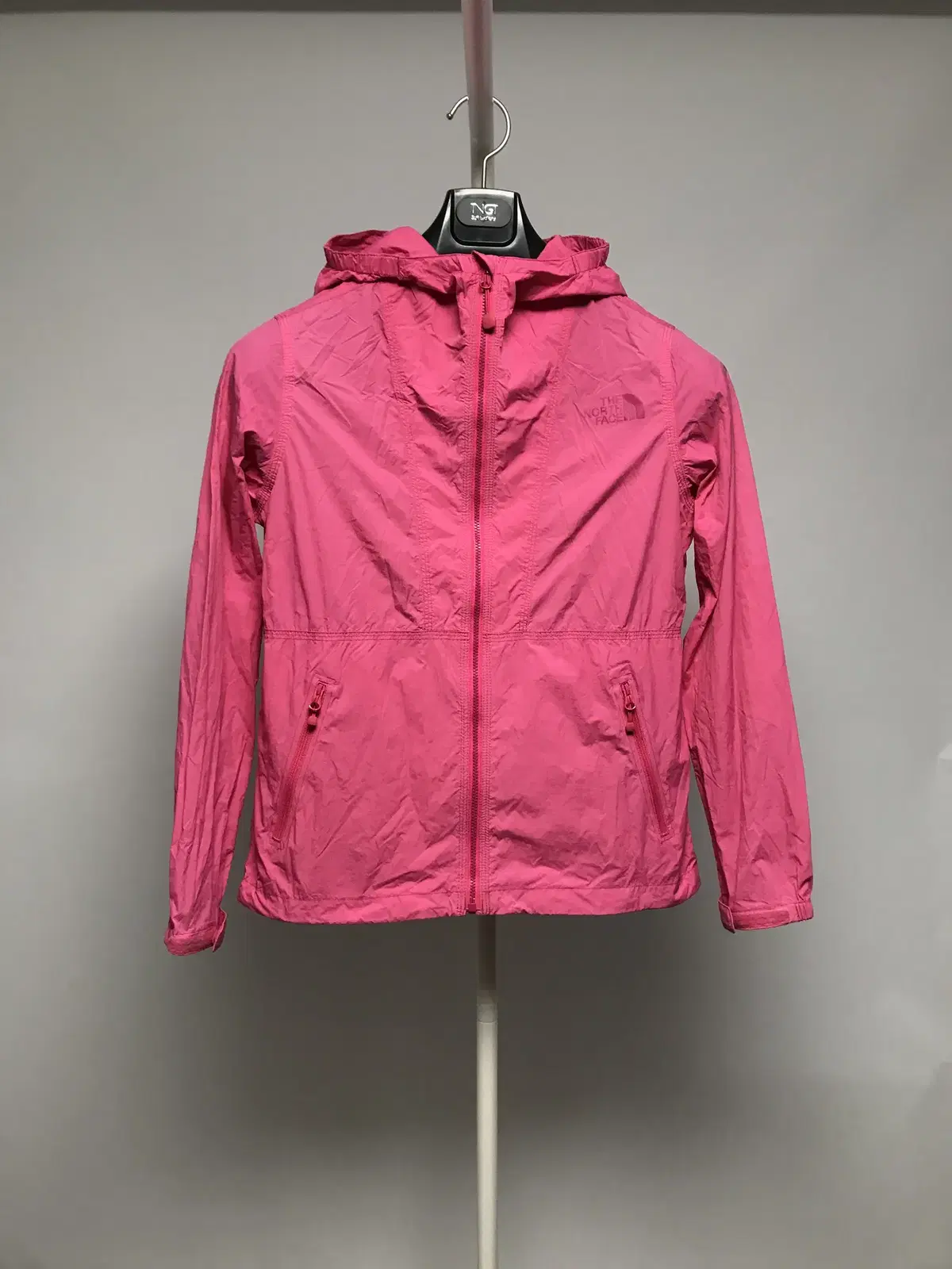 [The North Face] (150) Kids' Lightweight Windbreaker Jacket