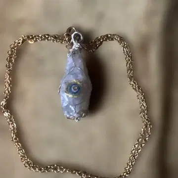 용신의 눈 모양 그림체 펜던트 핀란드 돌