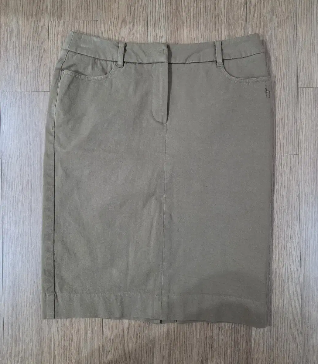 Hazzys (HAZZYS) Beige H-Line Skirt