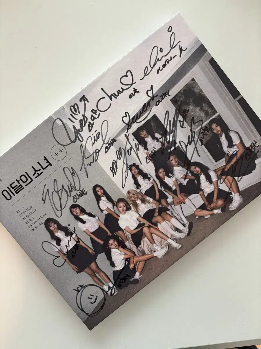 Loona full group signed album