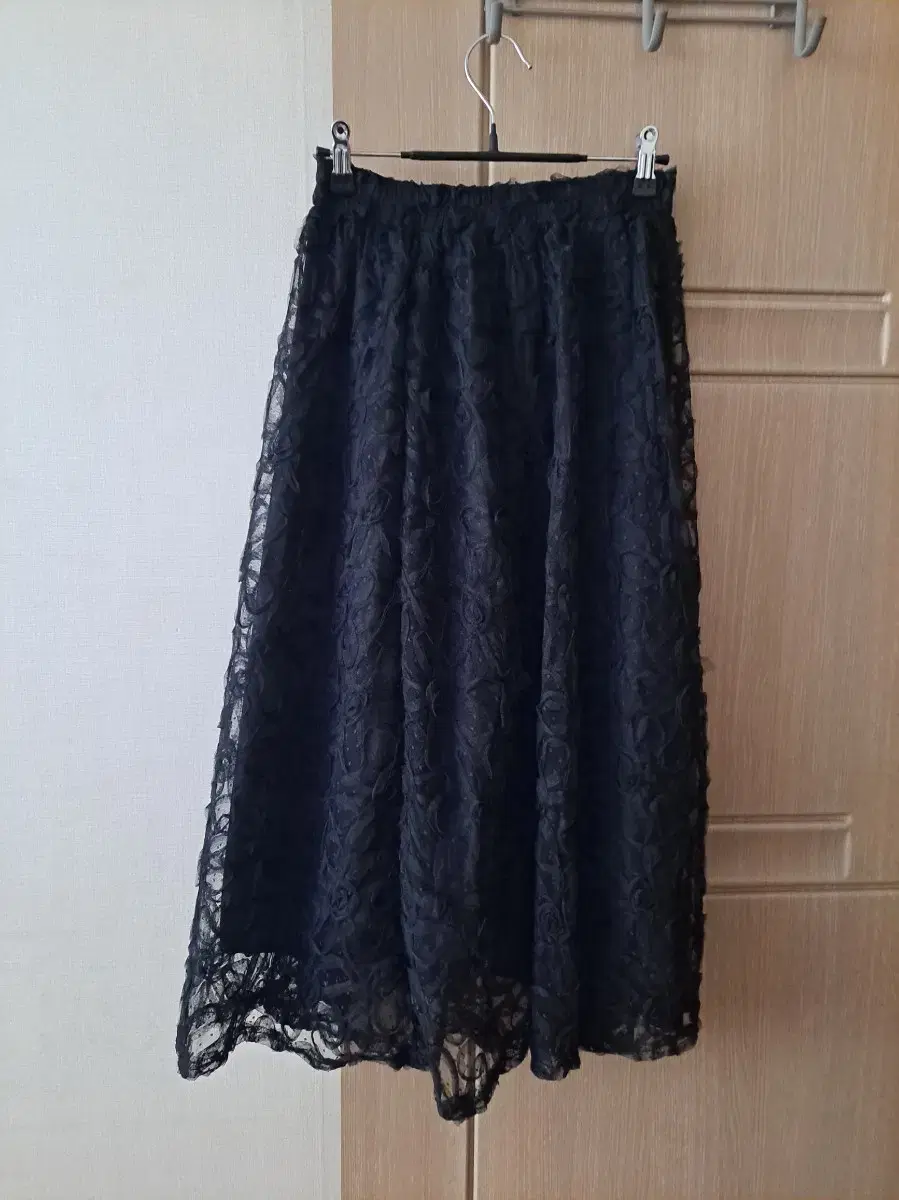 Banding Midi Skirt