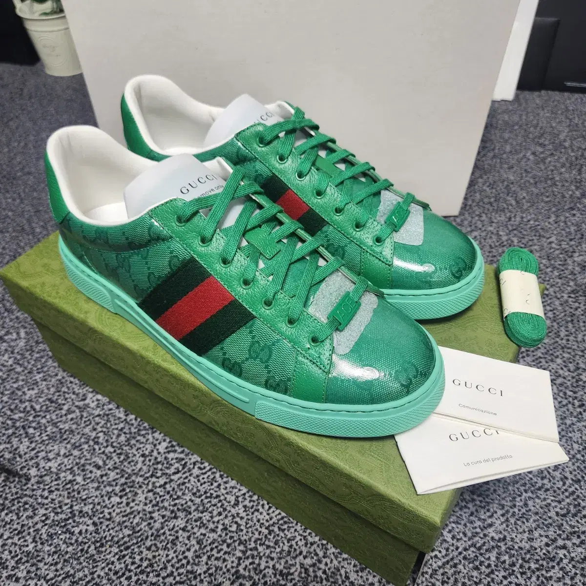 Authentic) New Gucci Sneakers 760775 Size 10