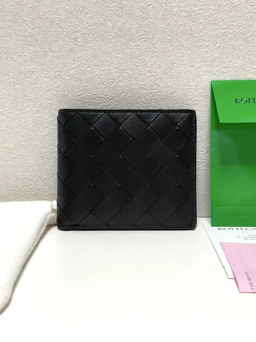 (정품A급)보테가베네타 인트레치아토 반지갑 신형