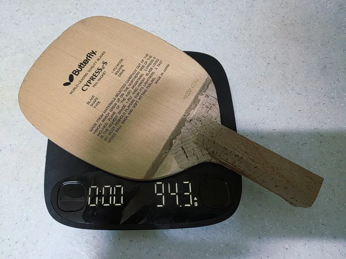 Butterfly Cypress S table tennis racket weight 94 grams, cork is heavily used and needs replacement.