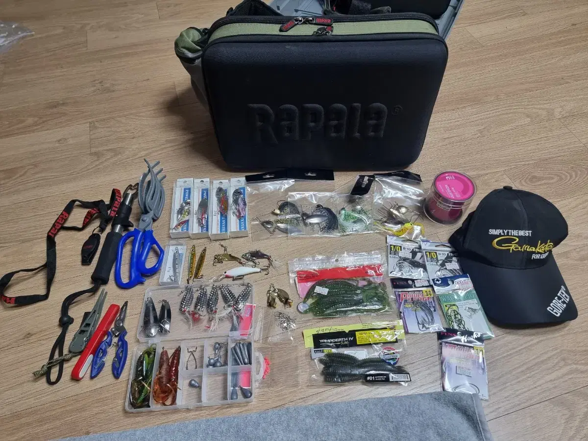 Fishing bag and fishing gear