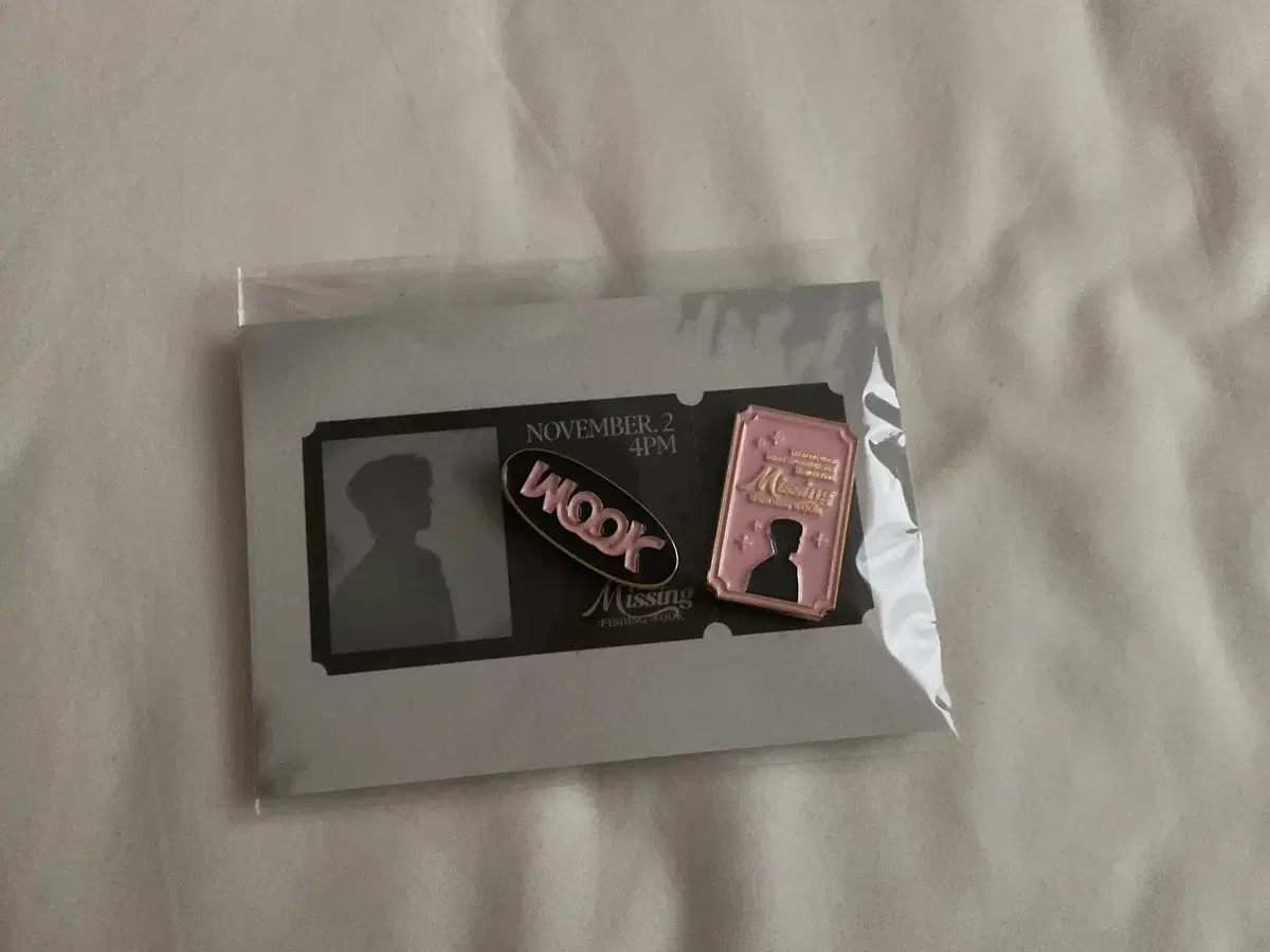 Lee Dongwook fanmeeting badge