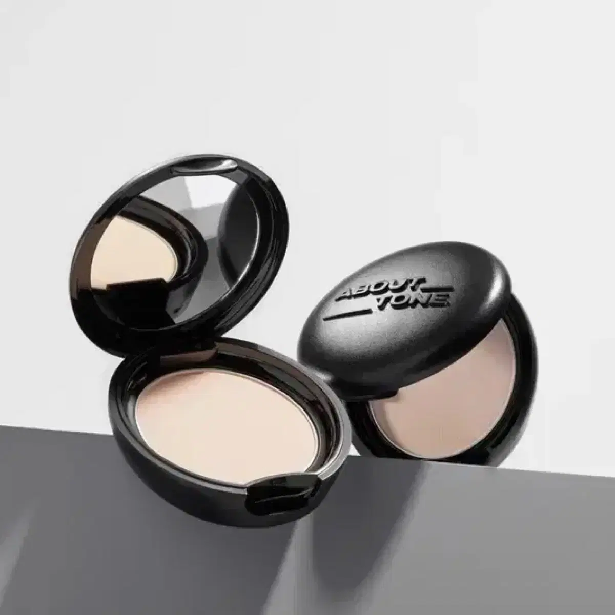 About Tone Blur Powder Pact 1.5 Cool Fair