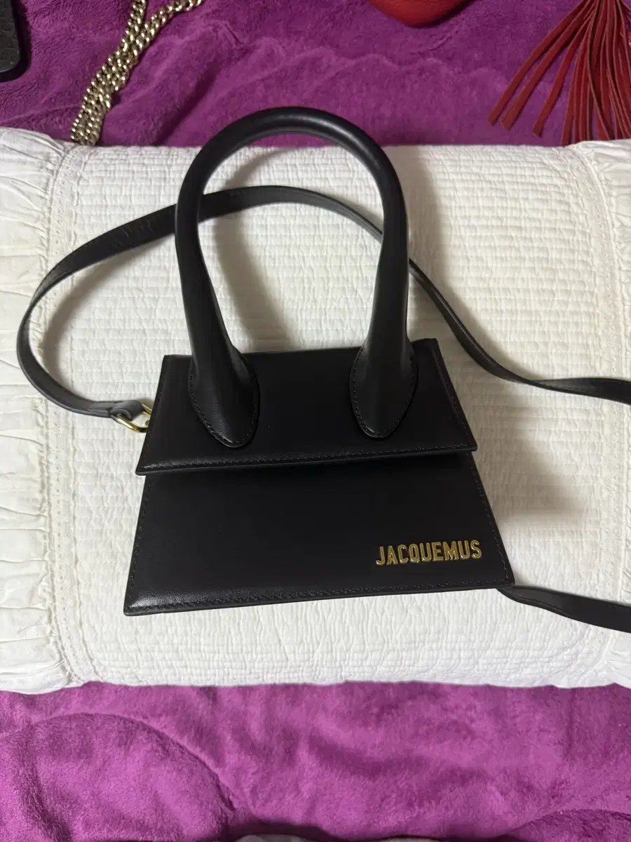 Jacquemus Le Chiquito Moyen Handbag