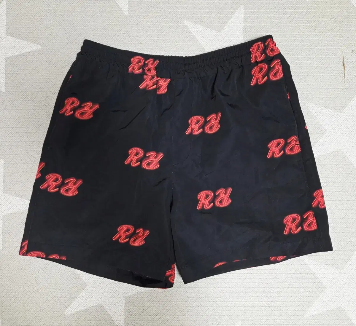Customellow Shorts 32