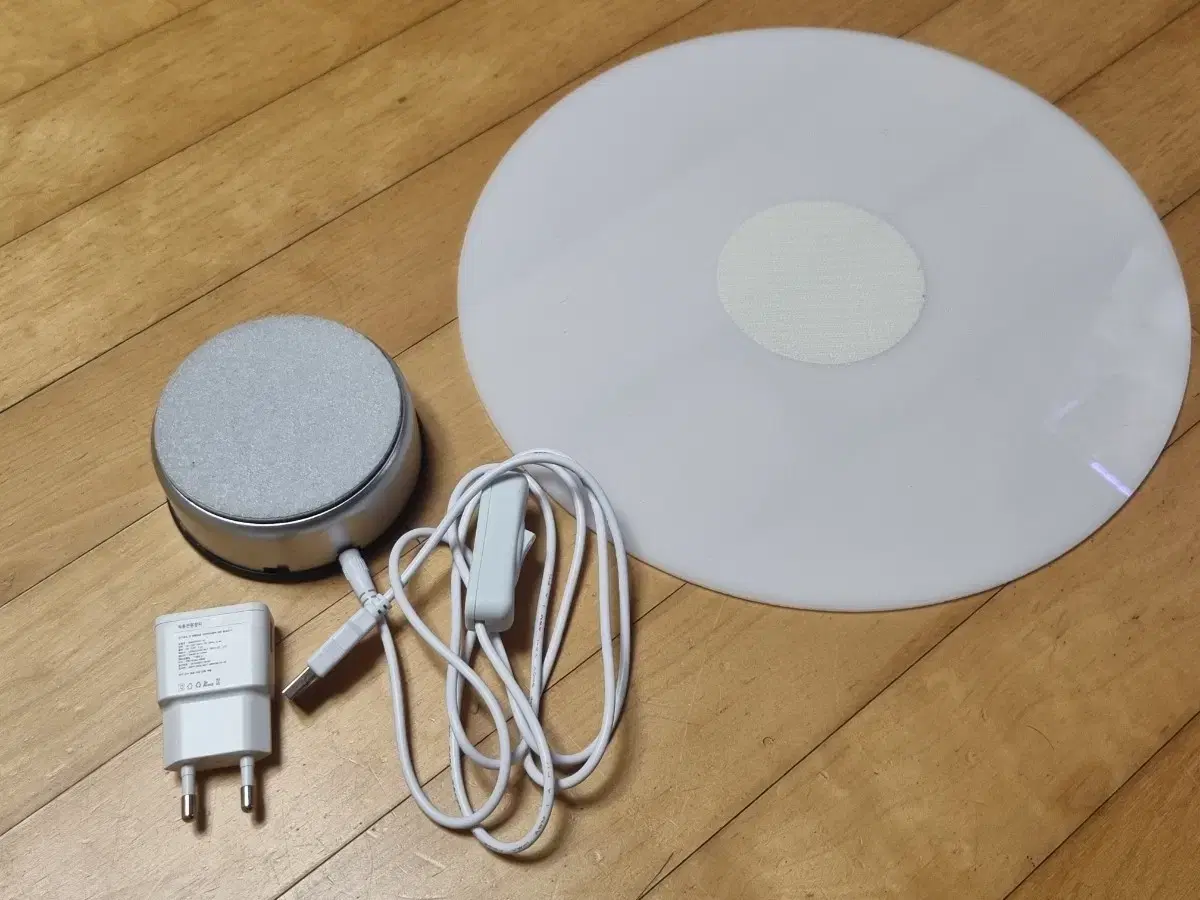 Rotating turntable for photography