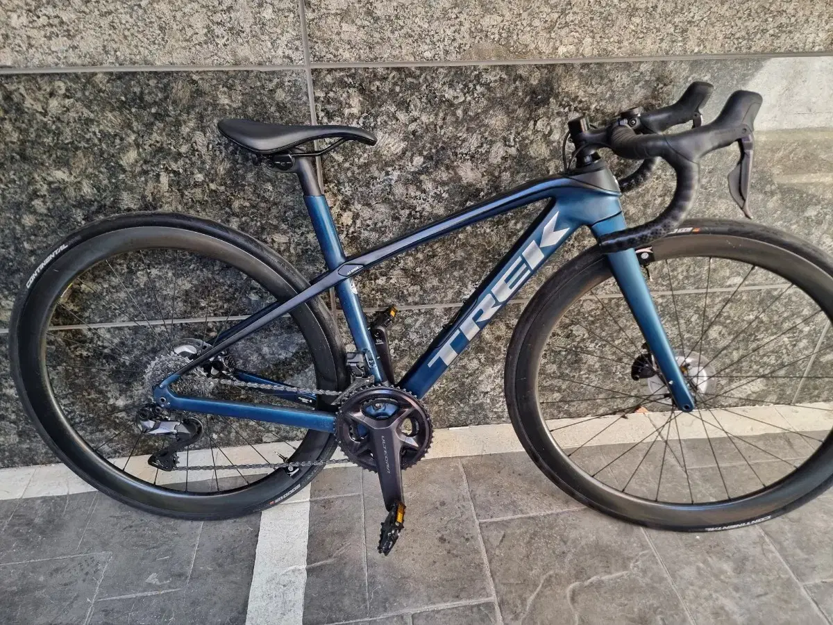 Trek Domane SL6 Ultegra New 12-speed DI2 Farsports Feather Carbon Wheel, Size 44
