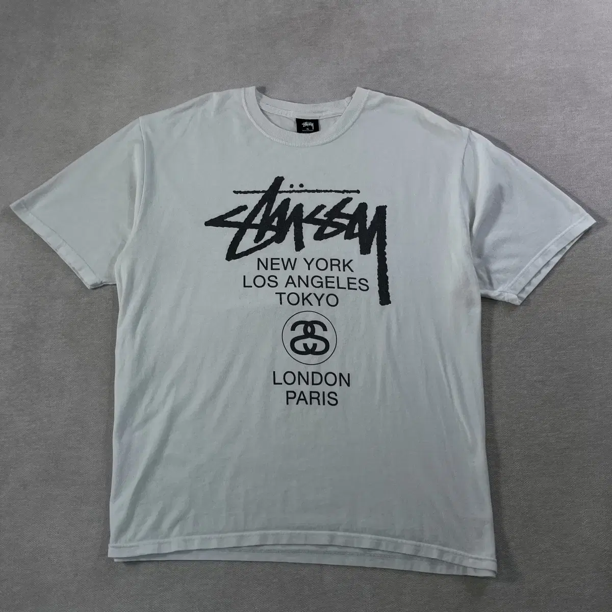 105 Stussy worldtour vahn Short Sleeve T-Shirt