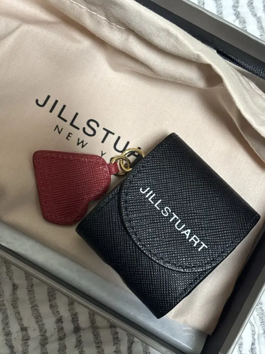 Jillstuart AirPods Case