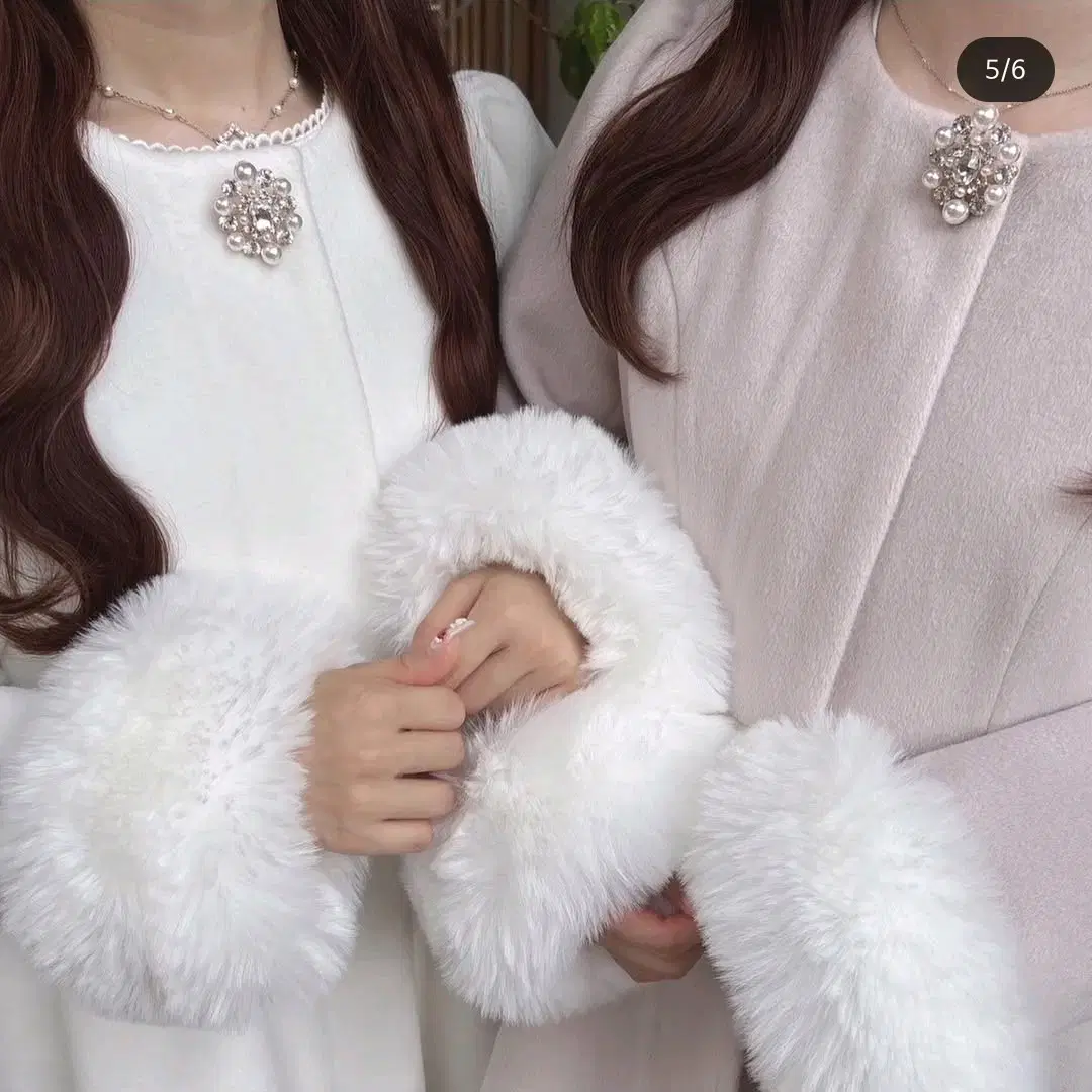 Suna-gye Yangjillae Eblin Bijou Coat White