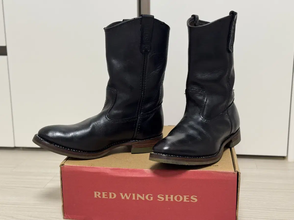 Red Wing Pecos 1155 8.5 E2 (Custom Resole)