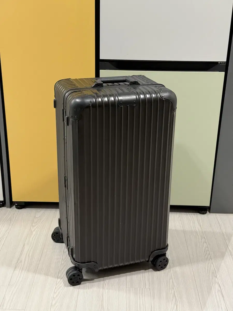 Rimowa Original Black Trunk Plus