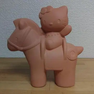 산리오 하니와 헬로키티와 하니와 우마 저금통