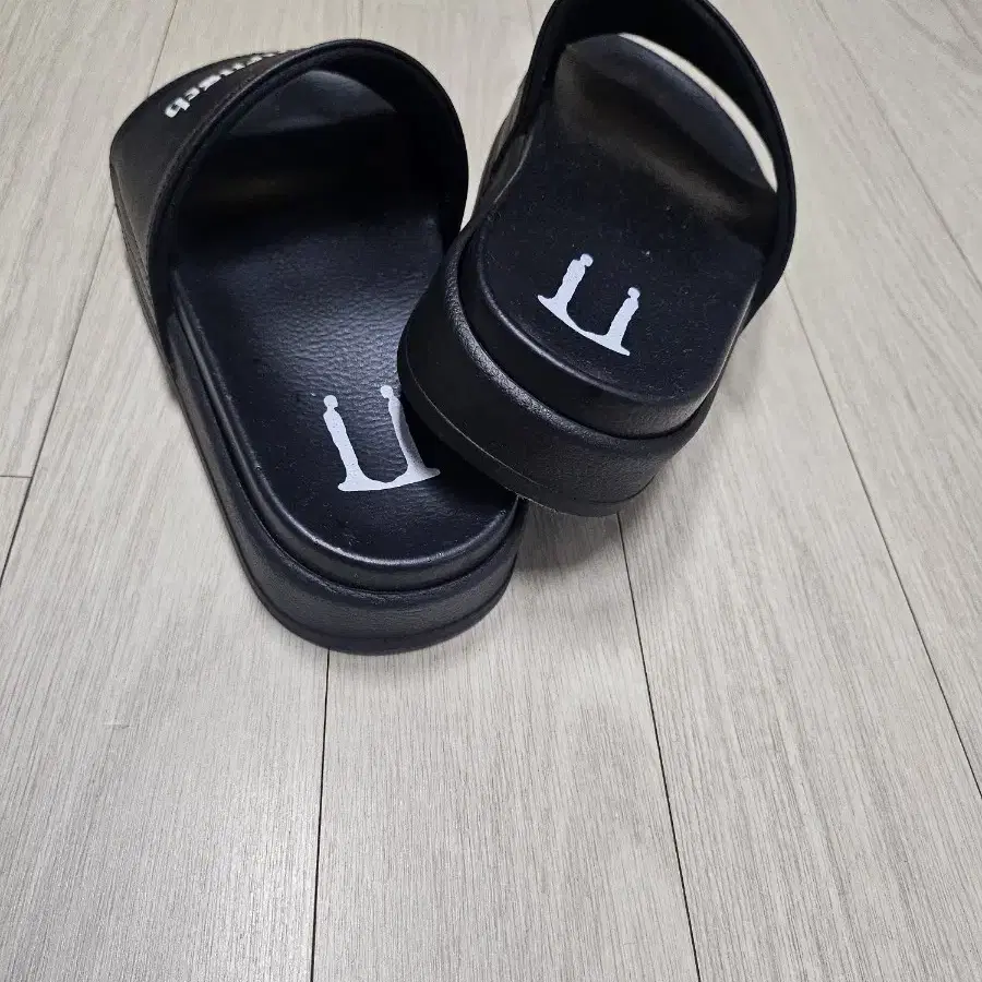 G-DRAGON Ubermensch スリッパ　Sサイズ G-DRAGON】 Ubermensch Slippers Black (peaceminusone/サンダル