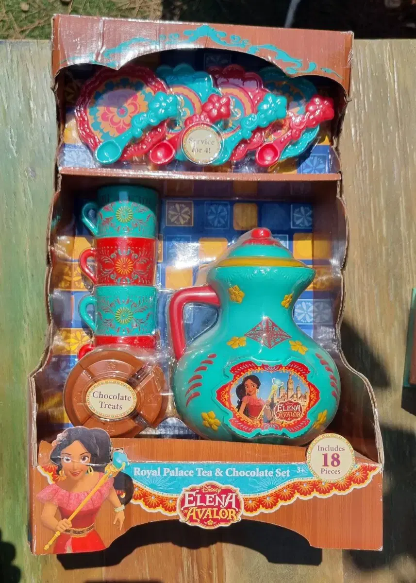 Elena Kettle Tea & Chocolate Set New product
