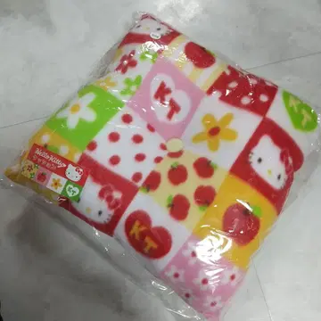 새상품 헬로키티 패치워크 패턴 쿠션