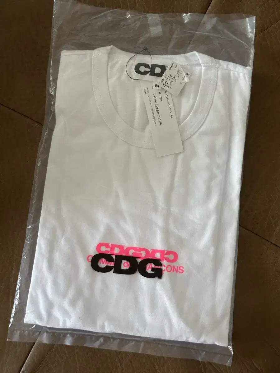 CDG 오버사이즈 티셔츠 M (Osaka exclusive)