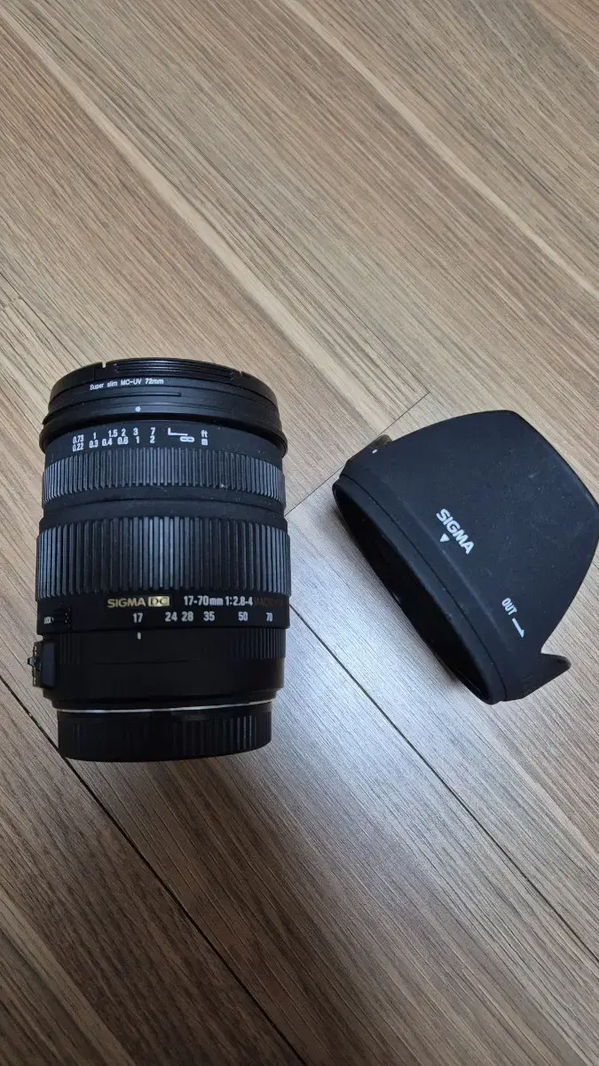 시그마 17-70mm f2.8-4 DC Macro OS 판매 합니다