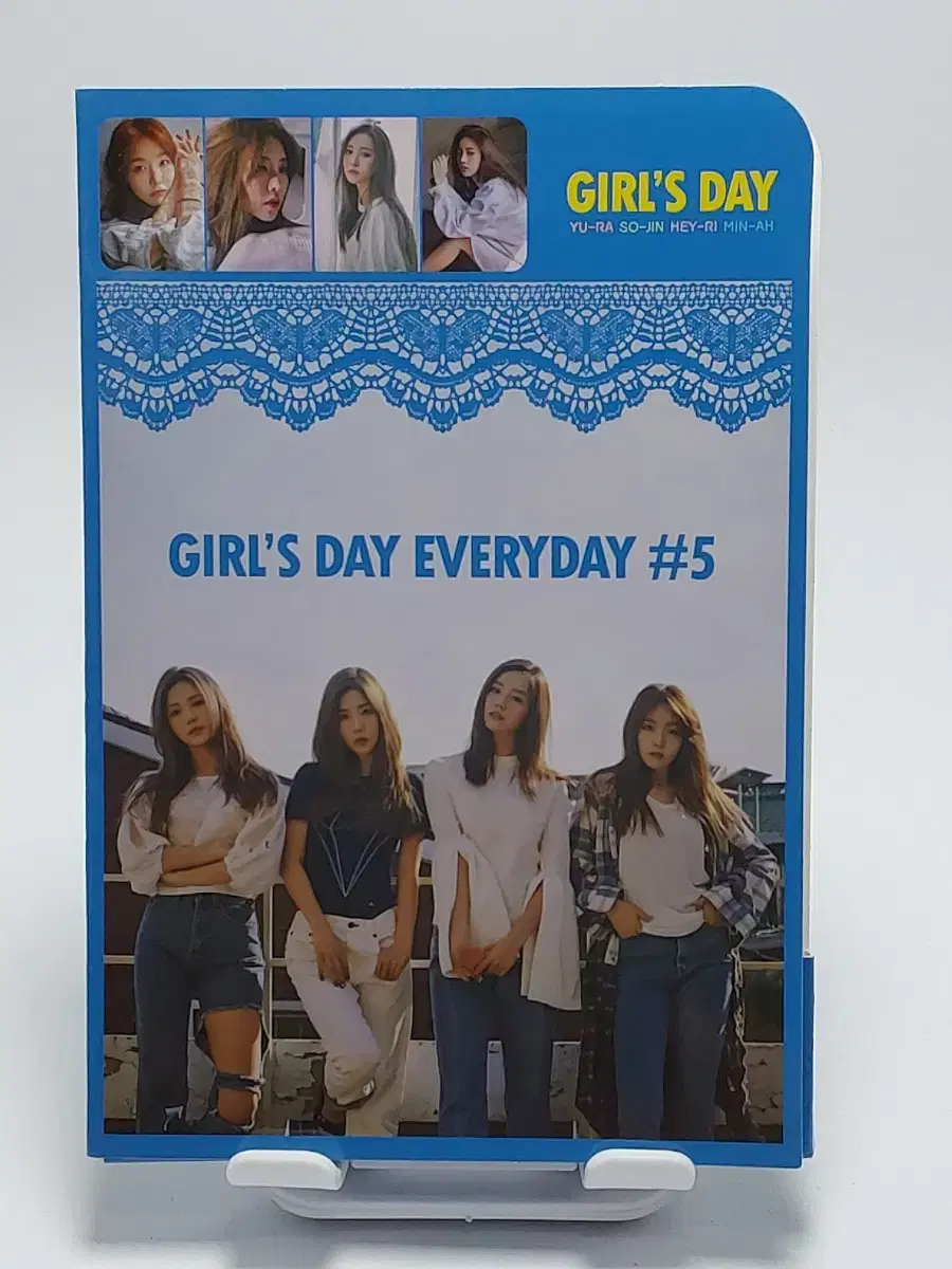 Idol Girls' Dey Photo Postcard + Sticker Set, 10 Postcards, 2 Stickers
