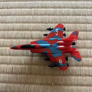 FF-18 전투기 미니카 빨간색과 파란색 카모플라쥬