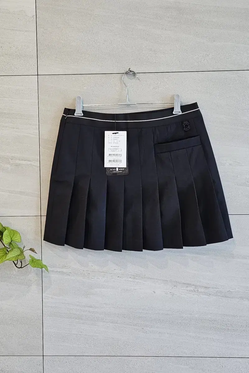 W.angle Golf Skirt Unworn Black Skirt