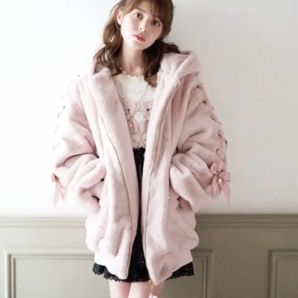 LIZLISAウサギ耳付きピンクファーコート LIZLISA | 리즈리사 liz lisa mimi fur parka blouson pink wts
