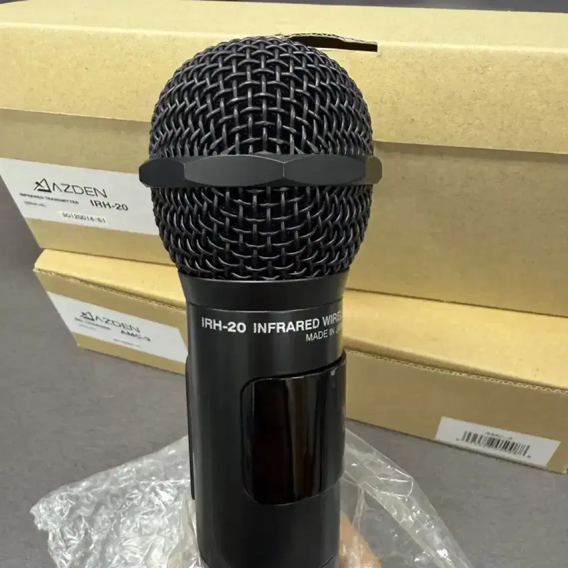 Azden IRH-20 Wireless Microphone + AMC-3 Charger Set on