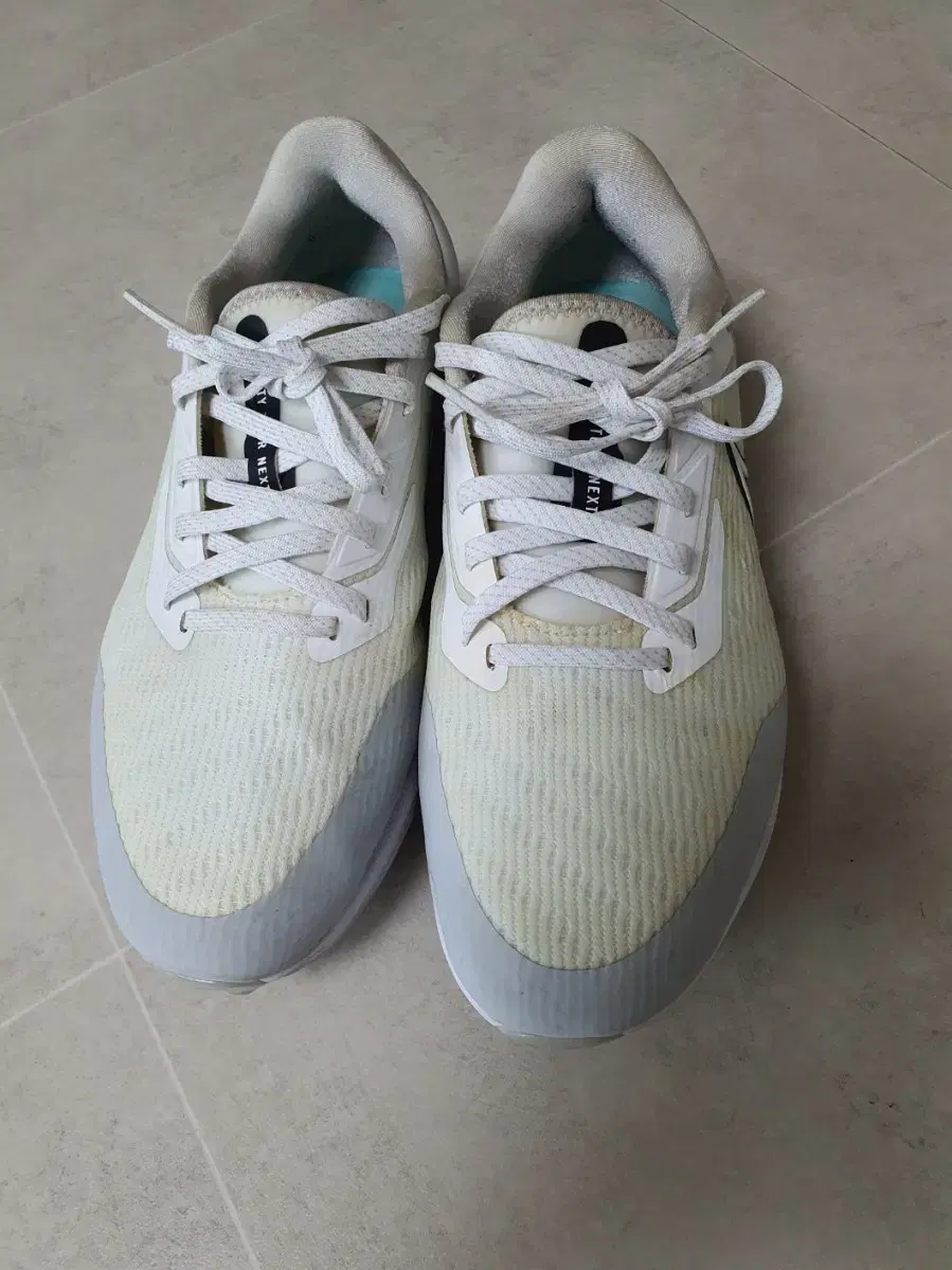 Nike (265) React Infinity Tour Spikeless Golf Shoes