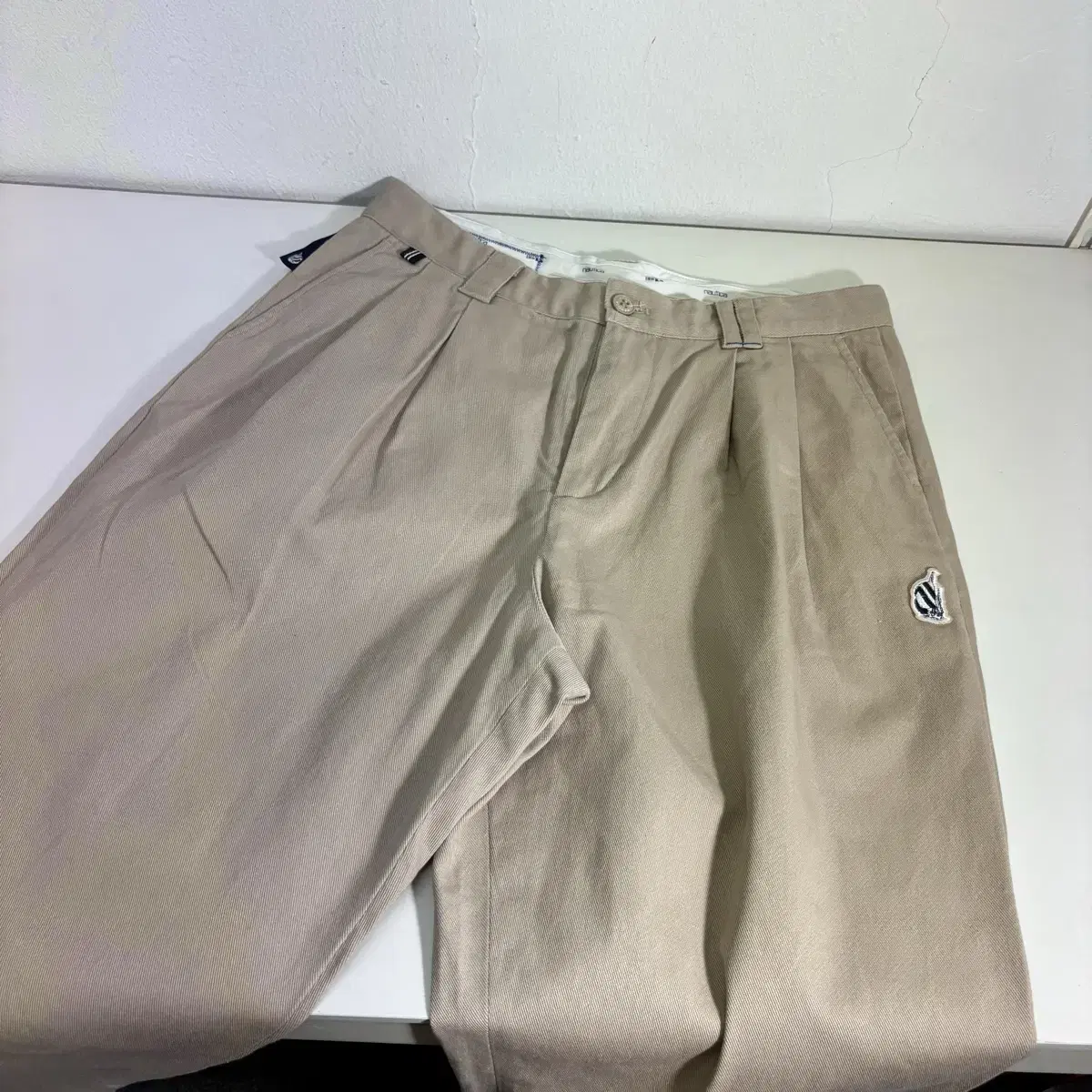 L-XL Nautica Beige Tapered Fit Two-Tuck Chino Pants