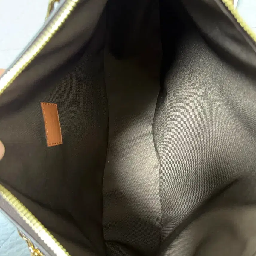루이비통 실사 !! 루프 호보백 새상품 ! 참고하세요! 사진 4