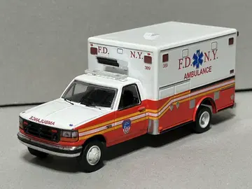 그린 라이트 FDNY 구급차 미니카 1/64