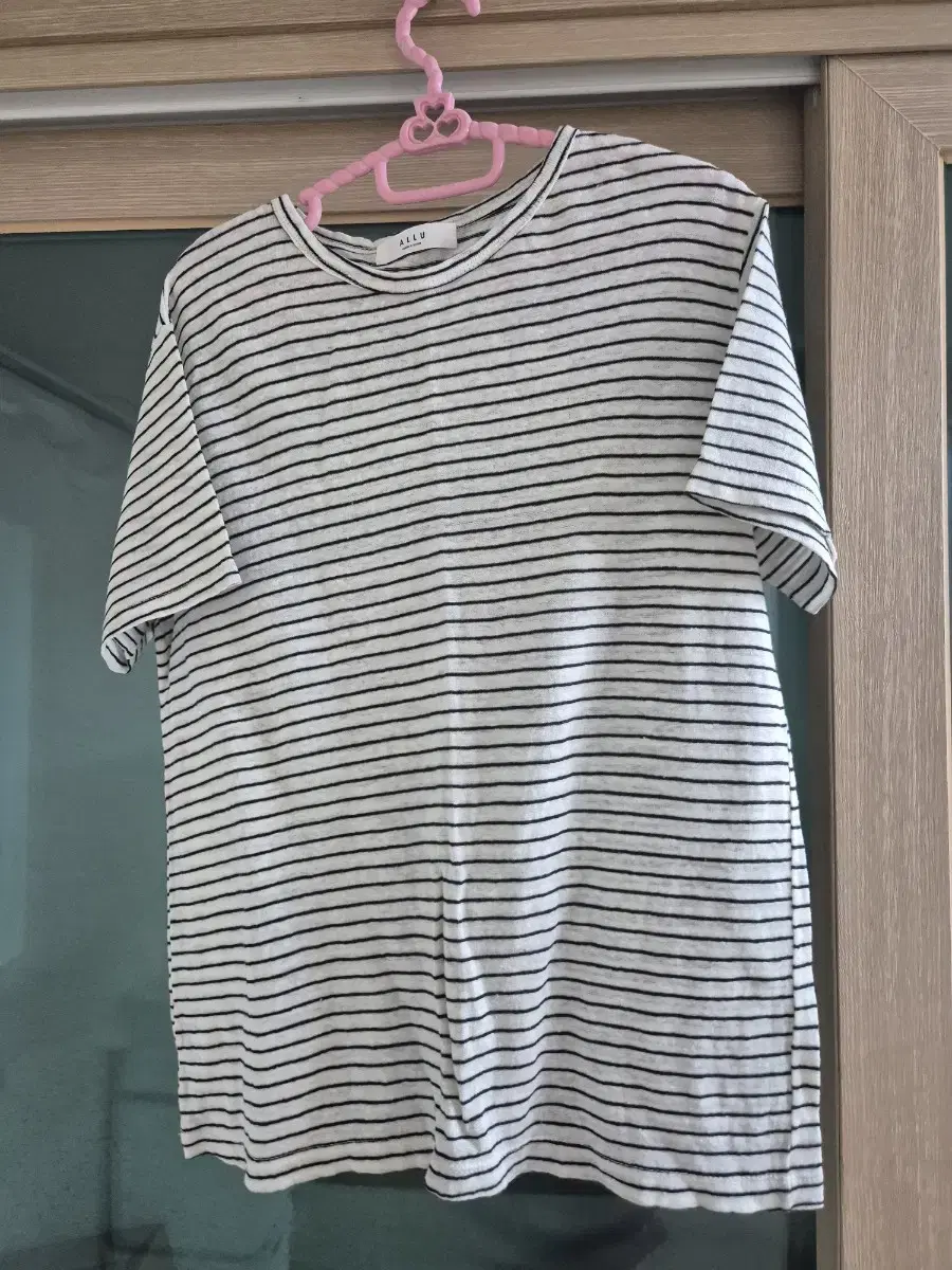 여성 반팔티
