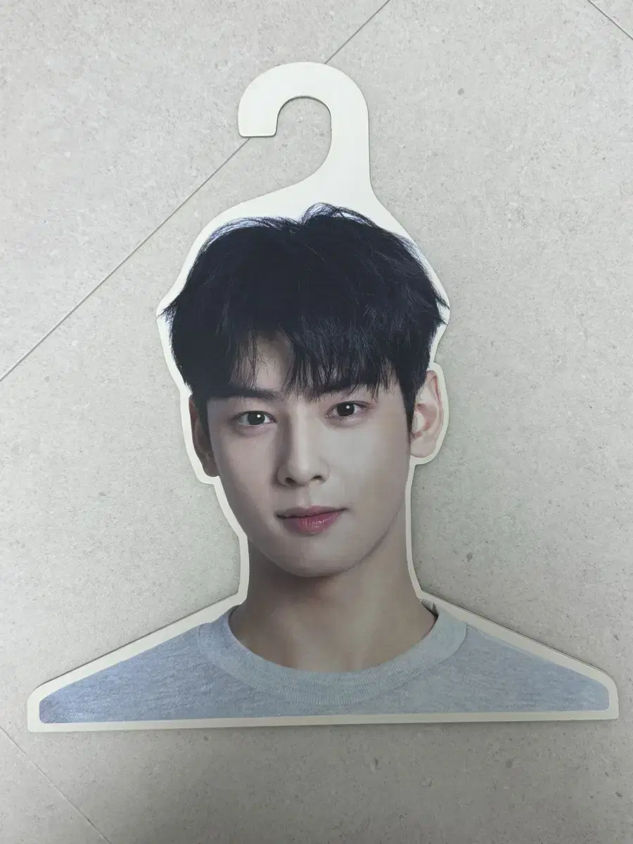 크린토피아 차은우 옷걸이
