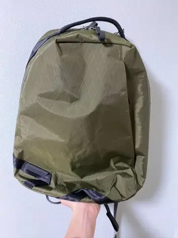 Daily Plus (ABLE CARRY) 올리브색 백팩 택 포함 새상품