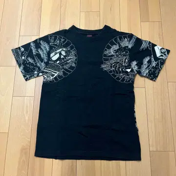 크롭 헤드 일본풍 패턴 티셔츠