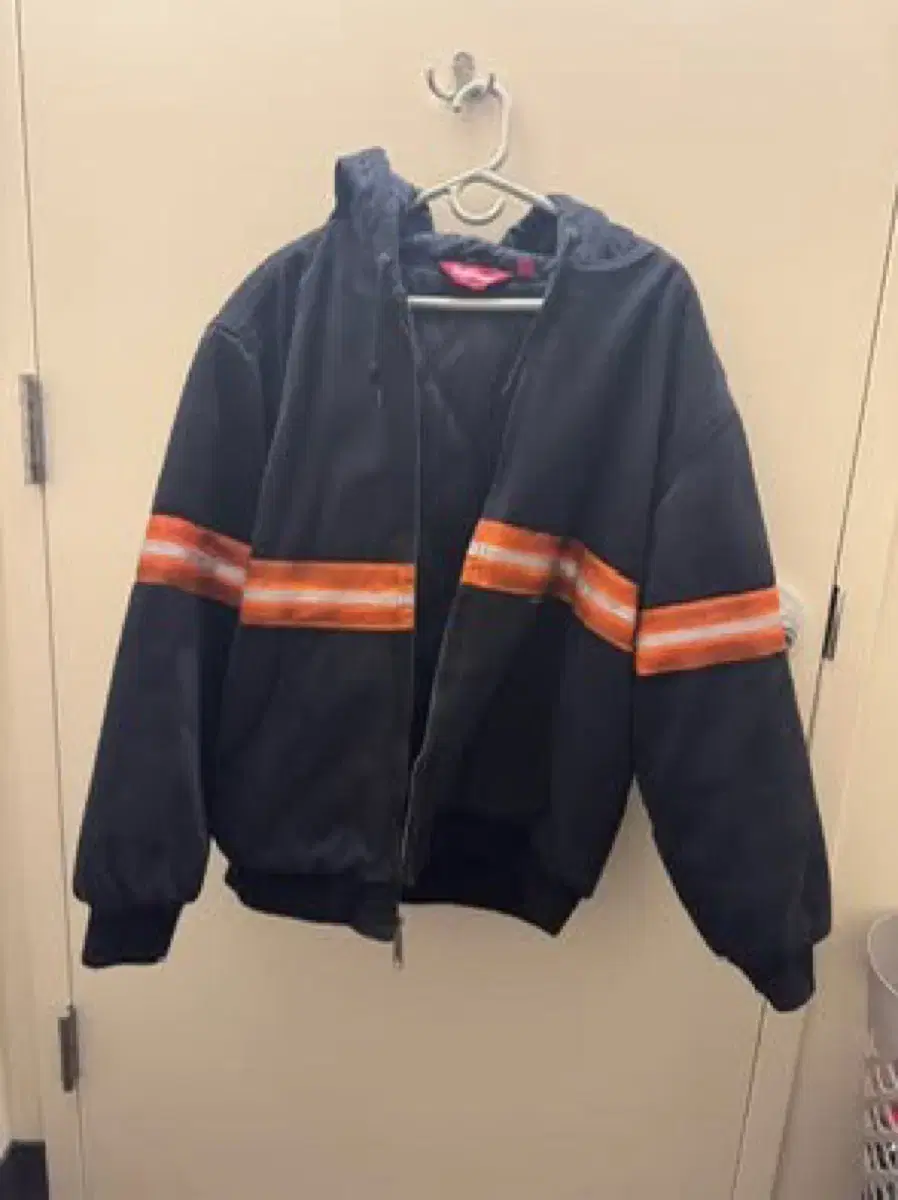 슈프림 24FW 리플렉티브 스트라이프 후드 워크자켓