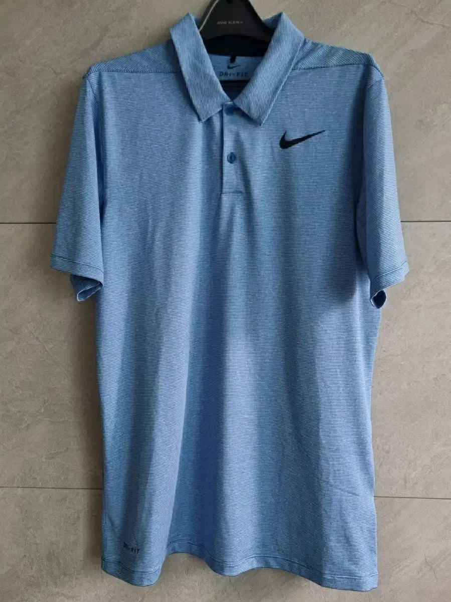 95) Nike Golf Dri-FIT Short Sleeve T-Shirt