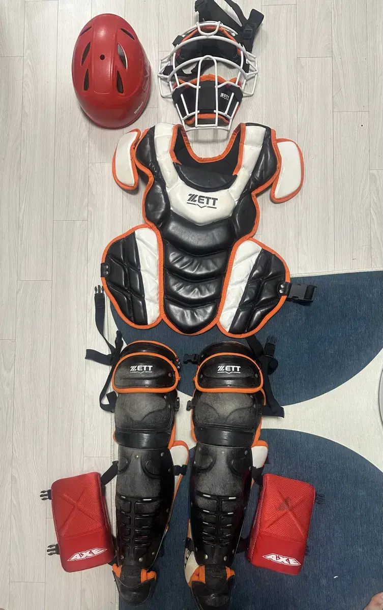 Zett Catcher's Gear