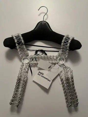 25SS Noir Kei Ninomiya 안전 핀 펄 하네스