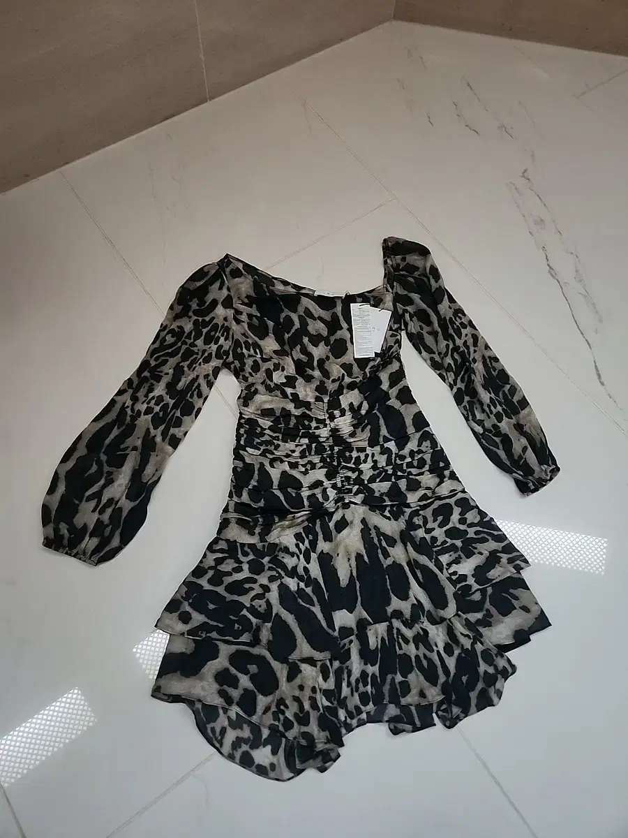 Iro Onepiece, very sophisticated, cost 1 million won