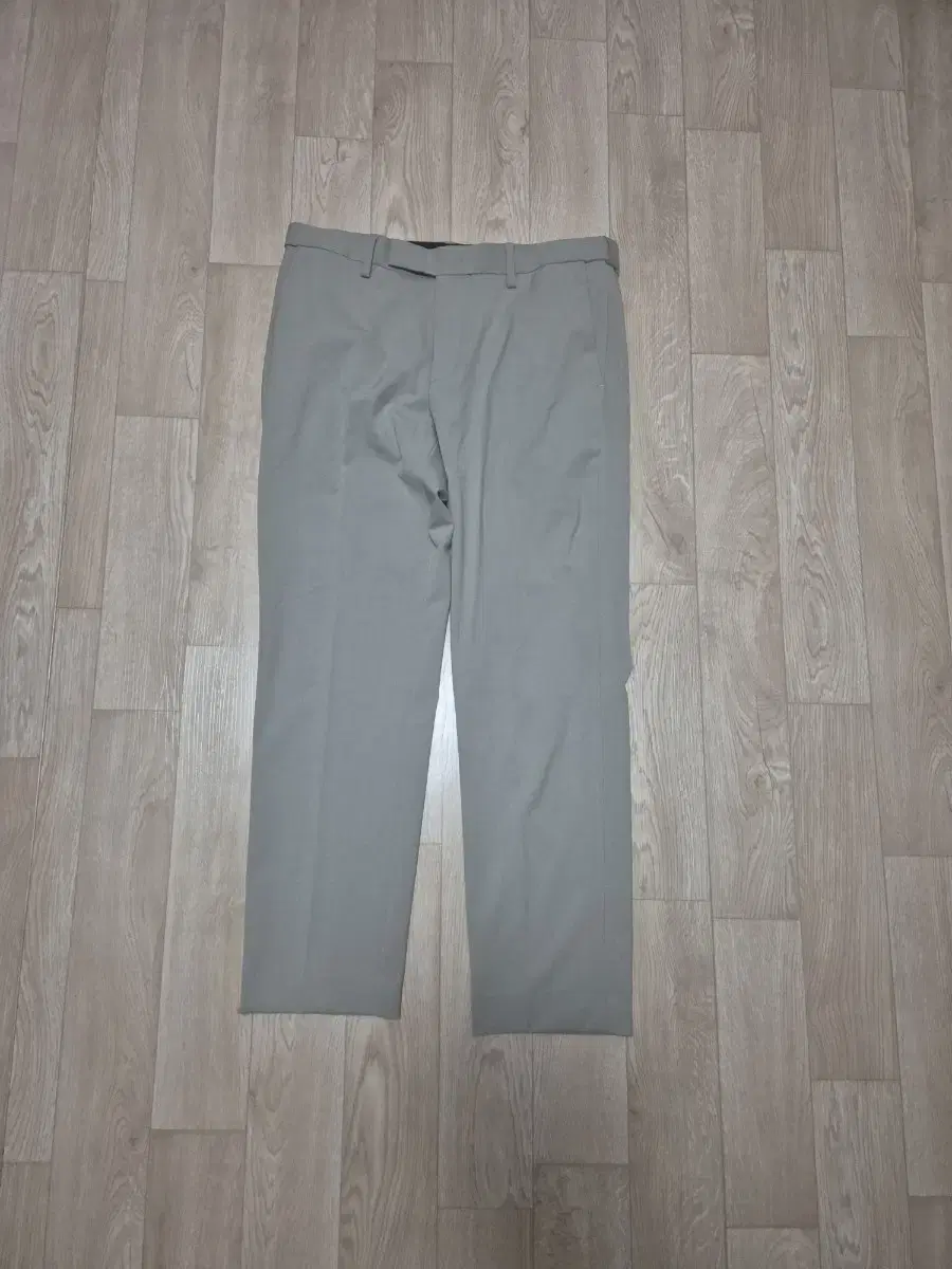 Musinsa Standard Cropped Slacks, Size 32, Light Beige