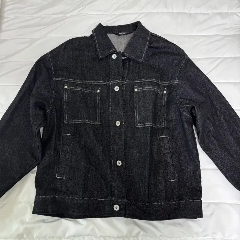 Trillion Washing Stitch Denim Jacket L on Bunjang Global Site.