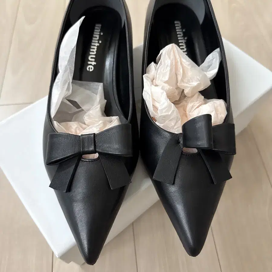 韓国 【minitmute】RIBBON RETTO SHOES 22.0 〜 25.0 cm 韓国 【minitmute】RIBBON RETTO SHOES 22.0 〜 25.0 cm