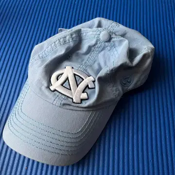 TOP OF THE WORLD 노스캐롤라이나 타르힐스 캡 모자