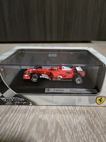 핫휠 1/43 Ferrari F2005 미하엘 슈마허